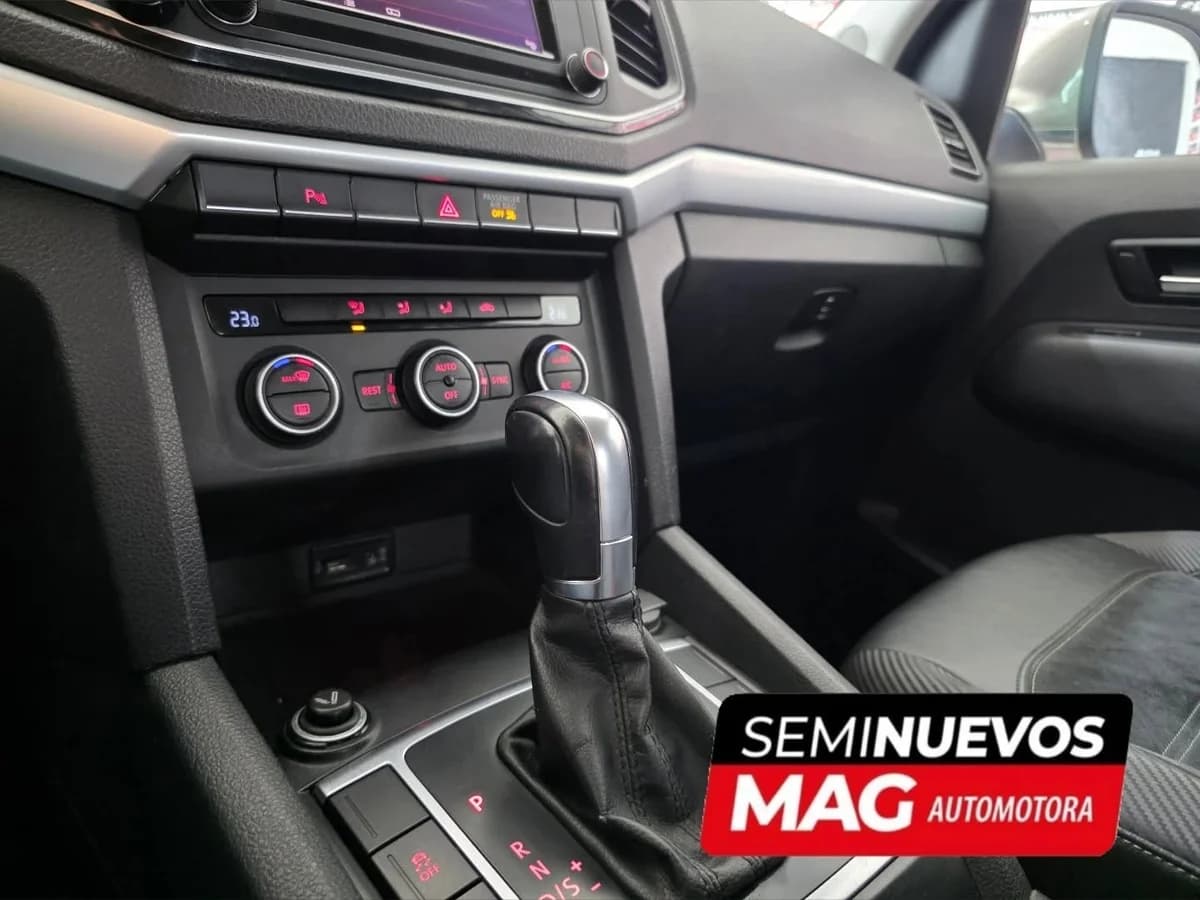 VOLKSWAGEN AMAROK HIGHLINE 2.0 TDI 4X4 AT 2017 - Imagen 9