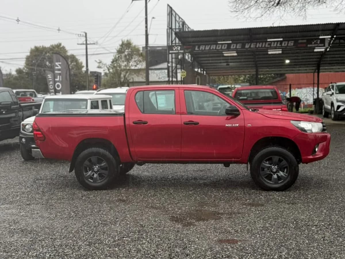 TOYOTA Hilux 2.4 DX DIESEL DCAB TSS 4X4 MT 4P 2022 - Imagen 3