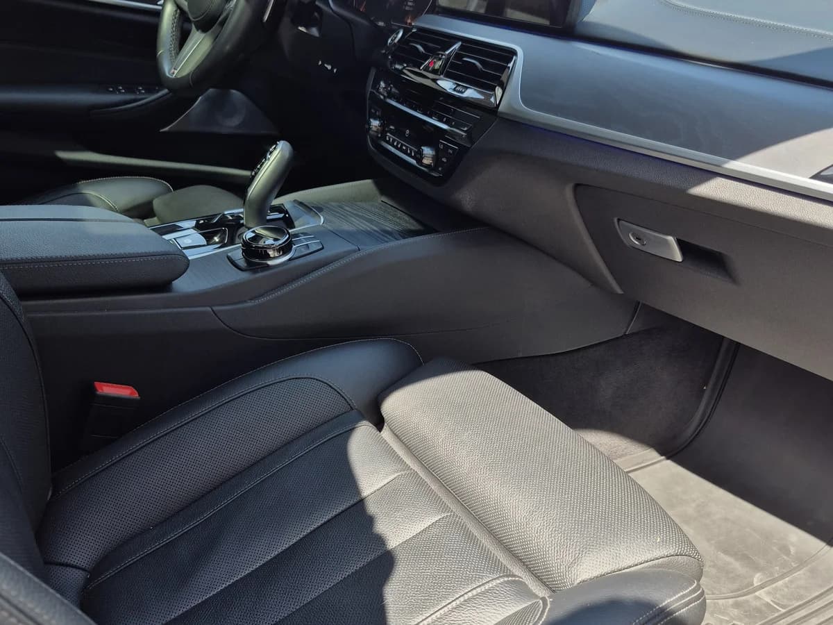 BMW 550 4.4 XDrive 2023 - Imagen 13