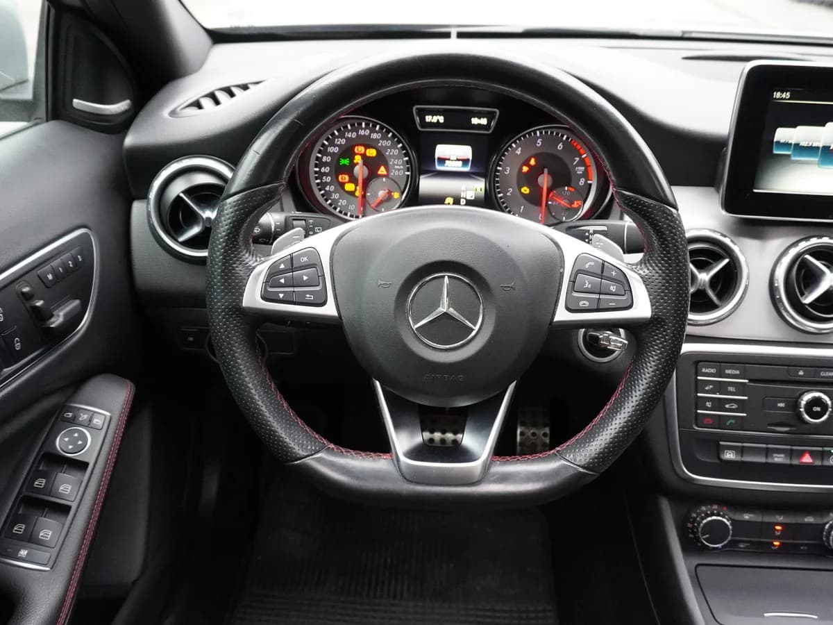 Mercedes Benz GLA 250 4Matic - Imagen 24