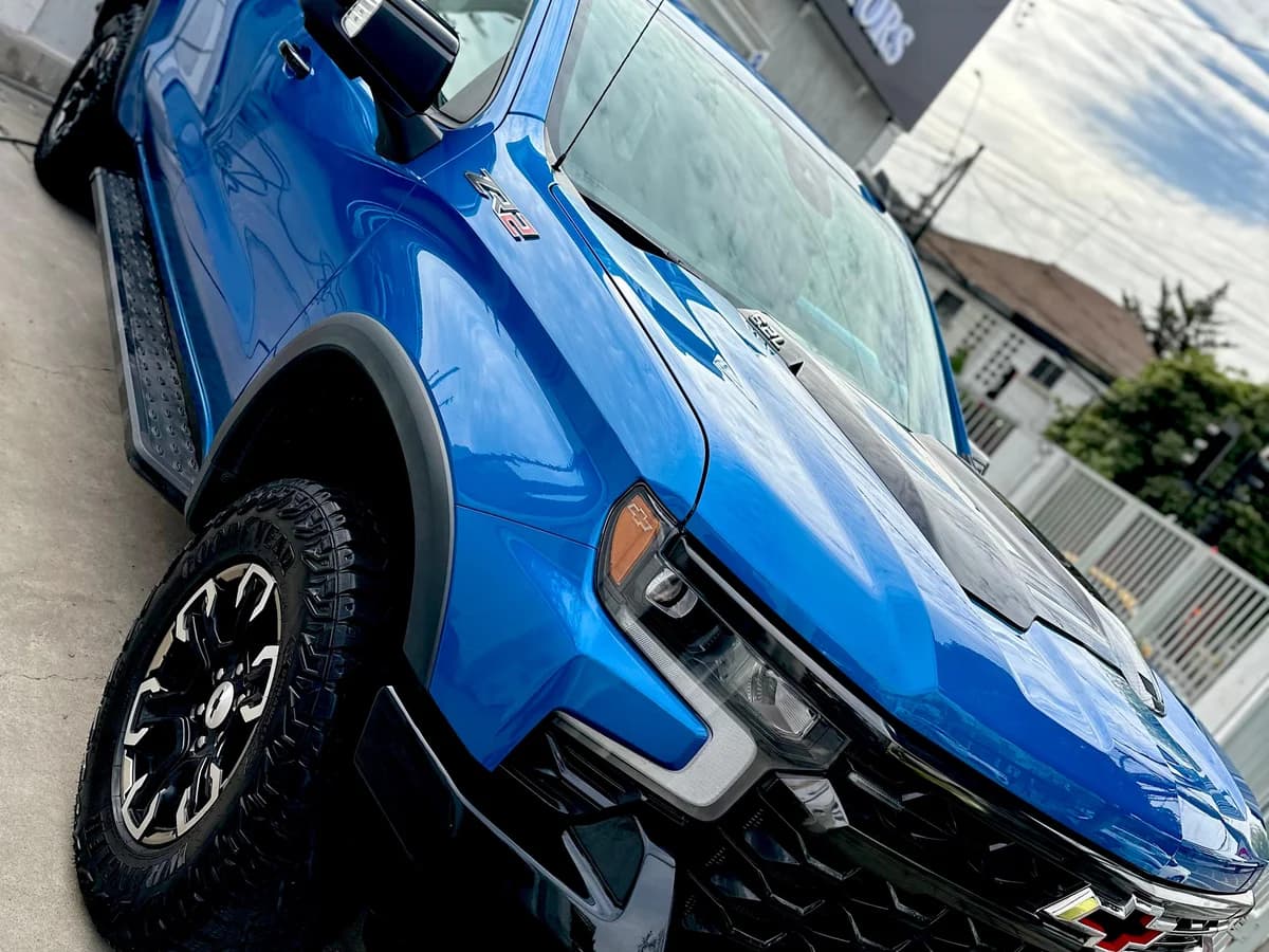 CHEVROLET Silverado ZR2 6.2 2024 - Imagen 2