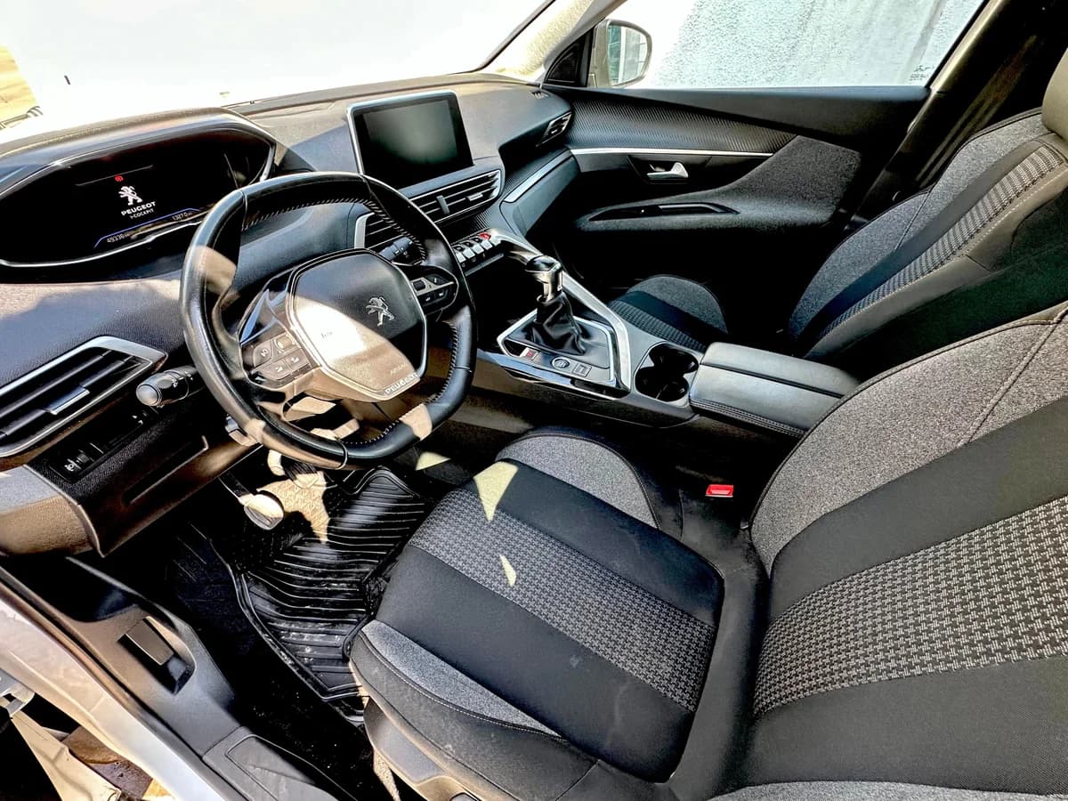 PEUGEOT 3008 ACTIVE PACK 1.5 BLUEHDI 130 2022 - Imagen 4