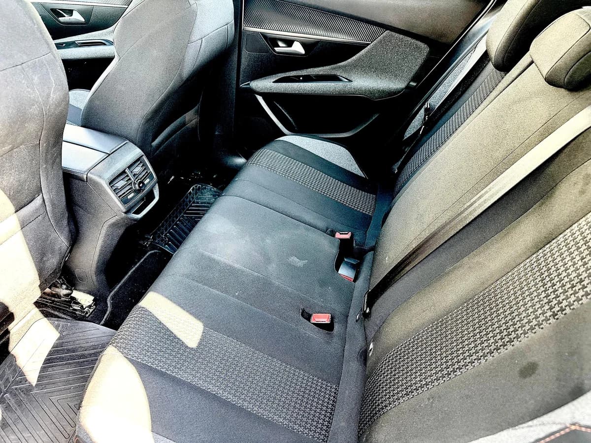 PEUGEOT 3008 ACTIVE PACK 1.5 BLUEHDI 130 2022 - Imagen 5