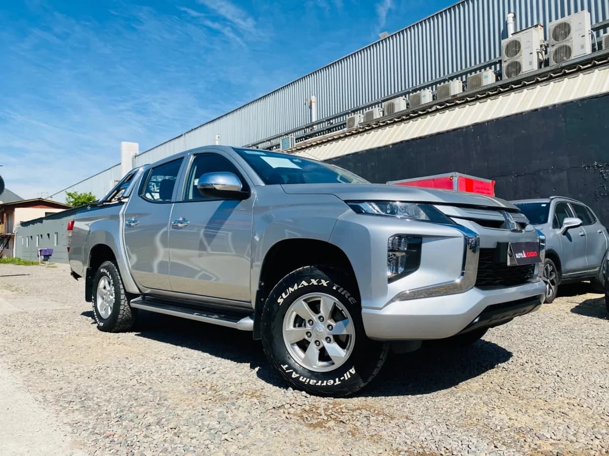 MITSUBISHI L200 KATANA CRT 4X4 2.4 2023 - Imagen 2
