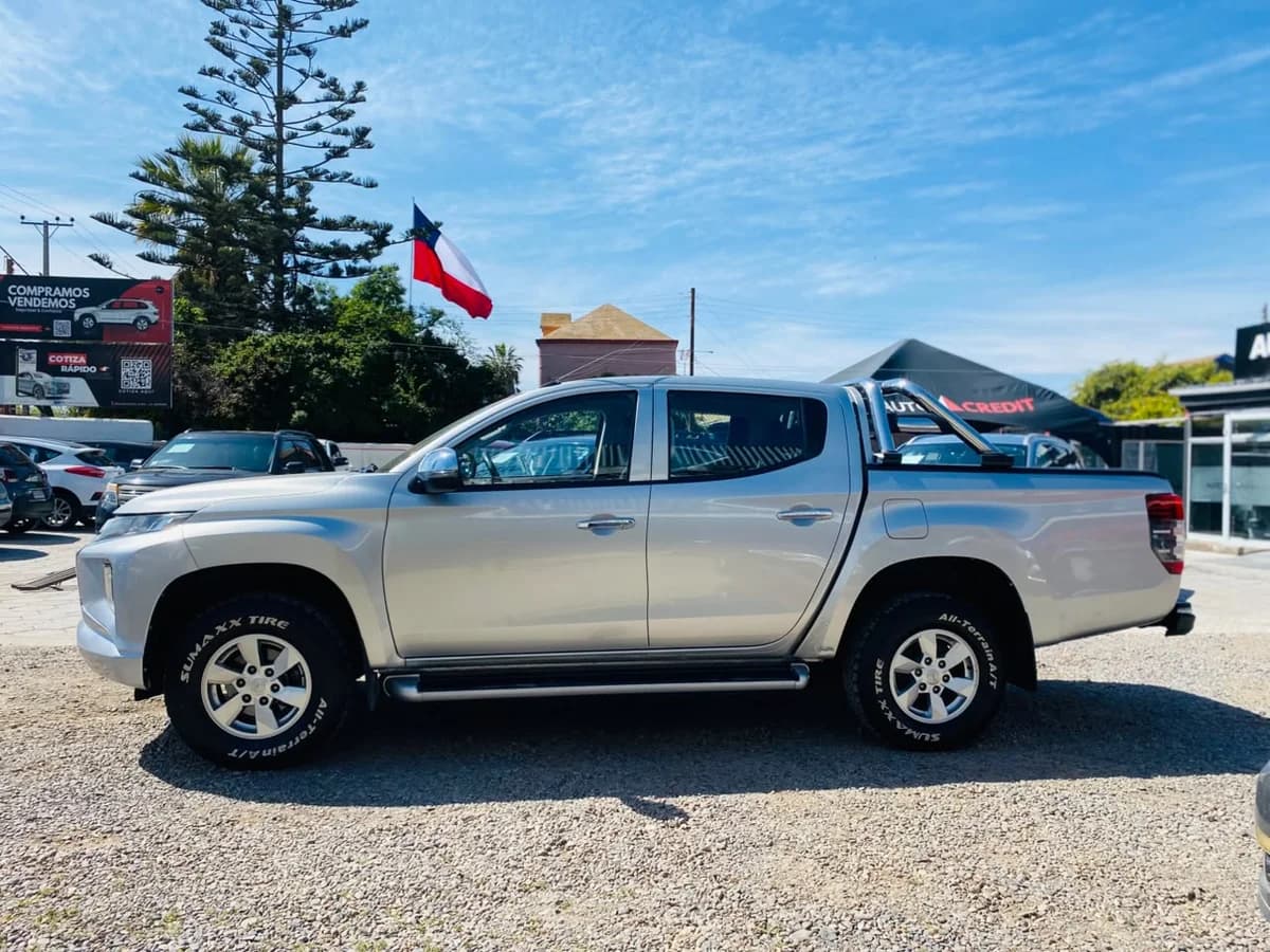 MITSUBISHI L200 KATANA CRT 4X4 2.4 2023 - Imagen 4