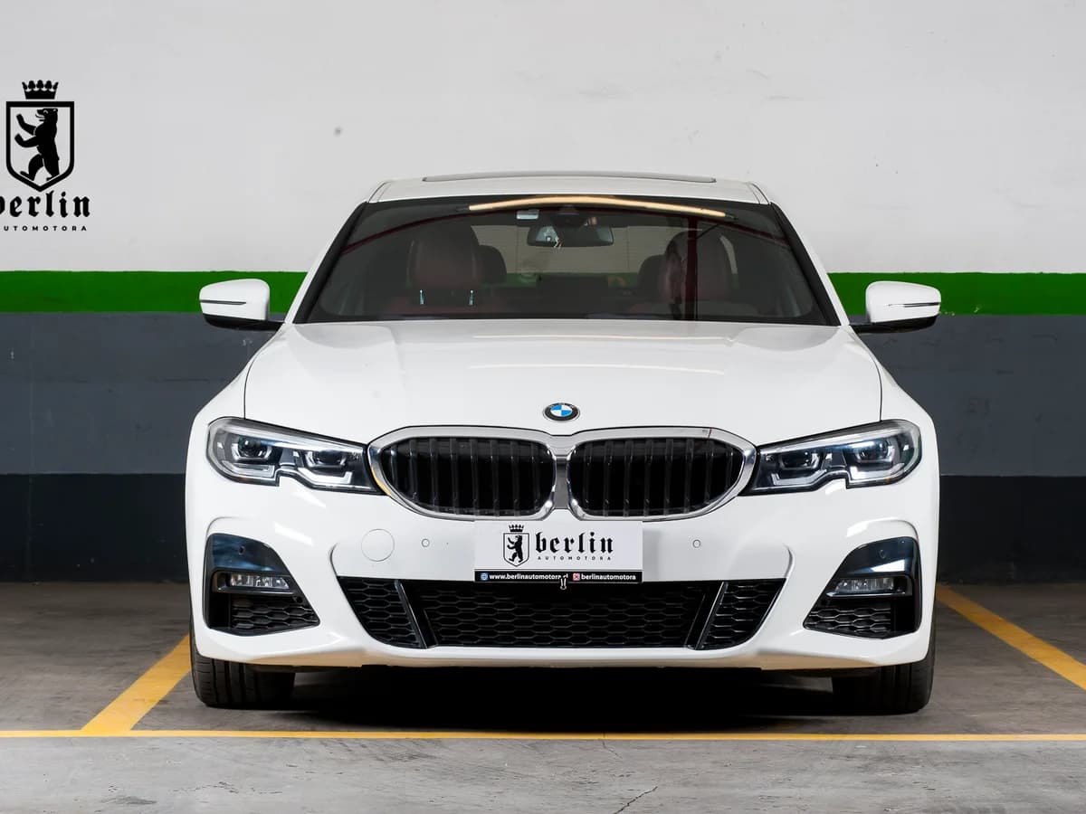 BMW 330 2.0L AUT 2023 - Imagen 2
