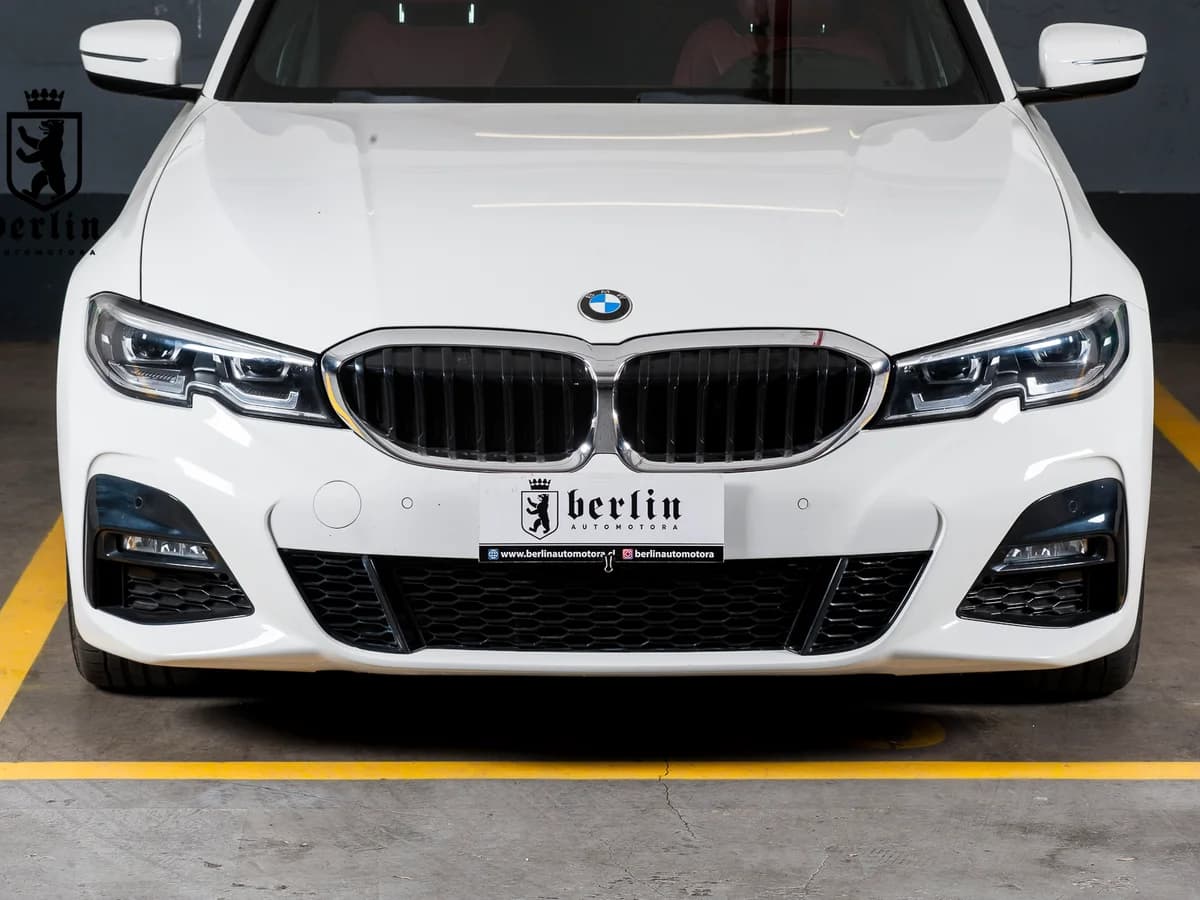 BMW 330 2.0L AUT 2023 - Imagen 3