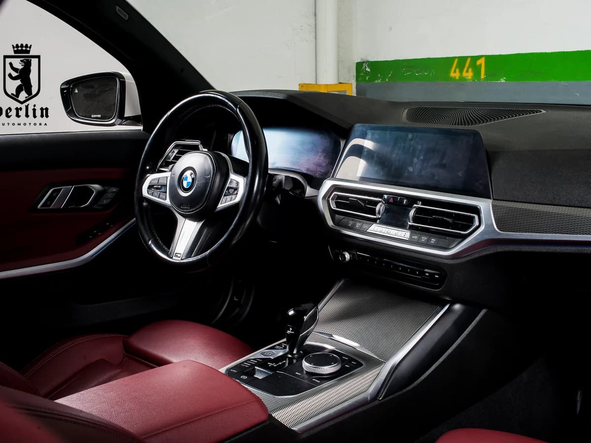 BMW 330 2.0L AUT 2023 - Imagen 15