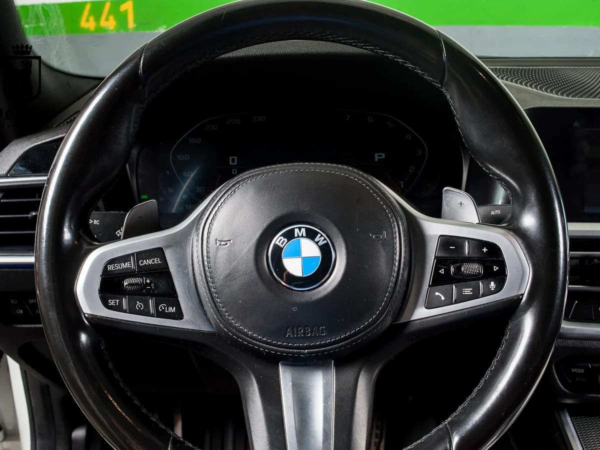 BMW 330 2.0L AUT 2023 - Imagen 19