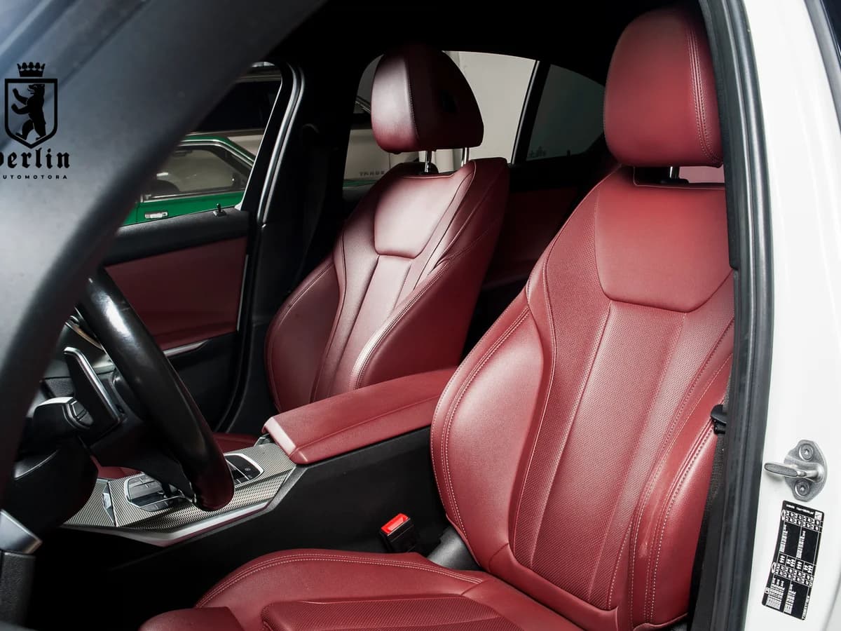 BMW 330 2.0L AUT 2023 - Imagen 23