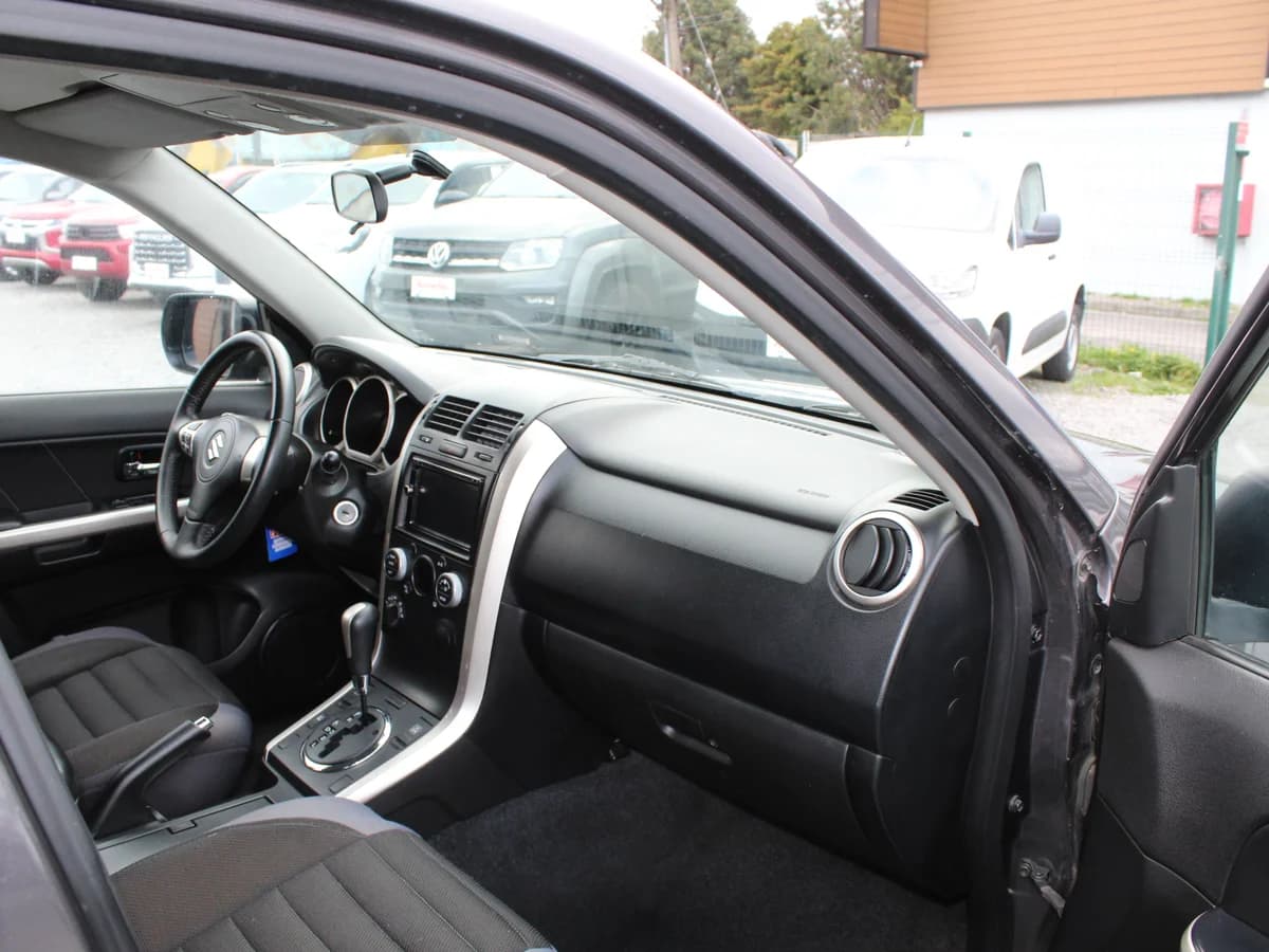 SUZUKI Grand Nomade GLX 2.4 2017 - Imagen 5
