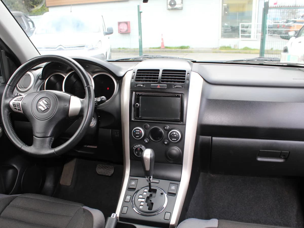 SUZUKI Grand Nomade GLX 2.4 2017 - Imagen 7
