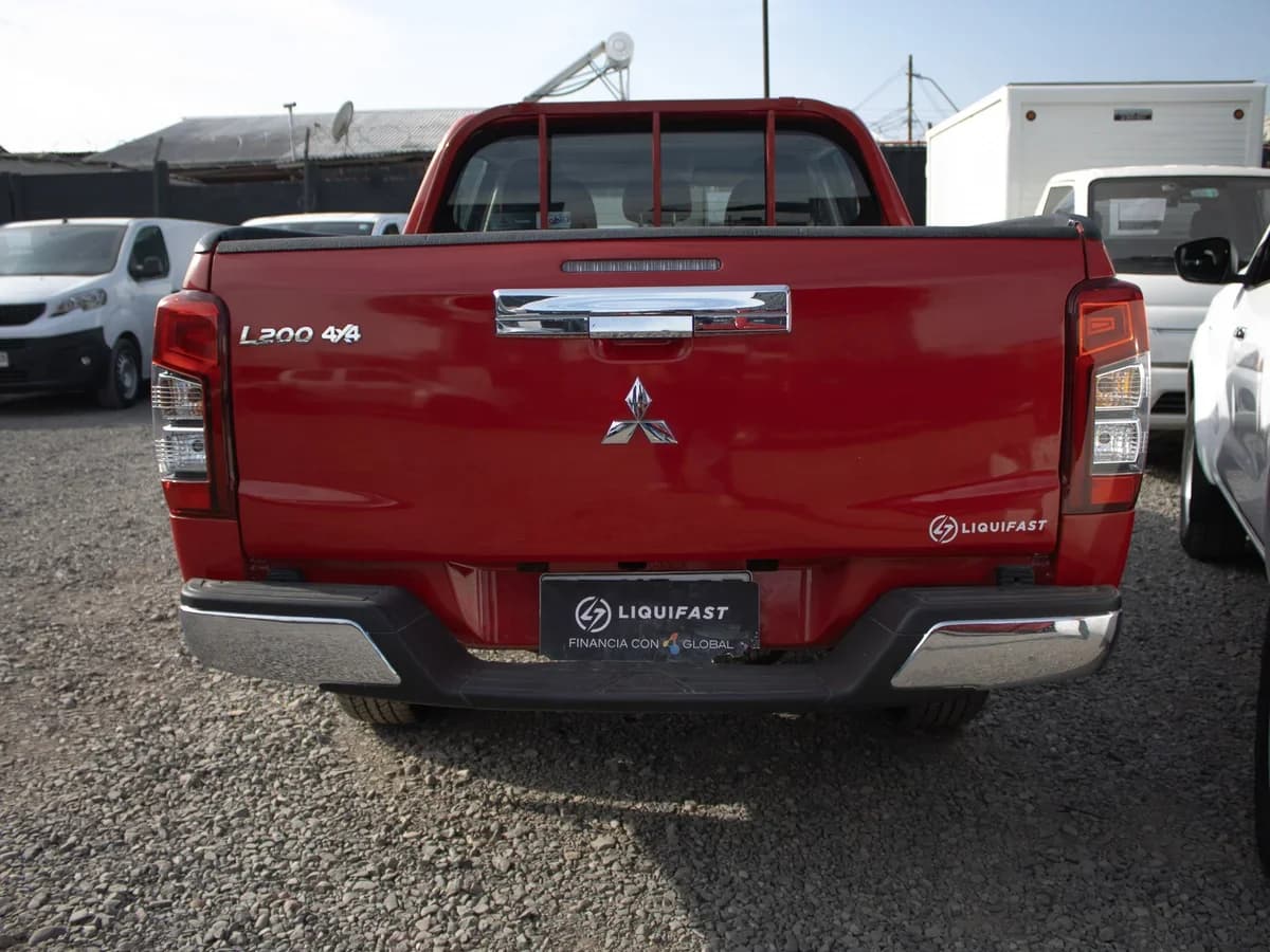 MITSUBISHI L200 KATANA CR 2023 - Imagen 4