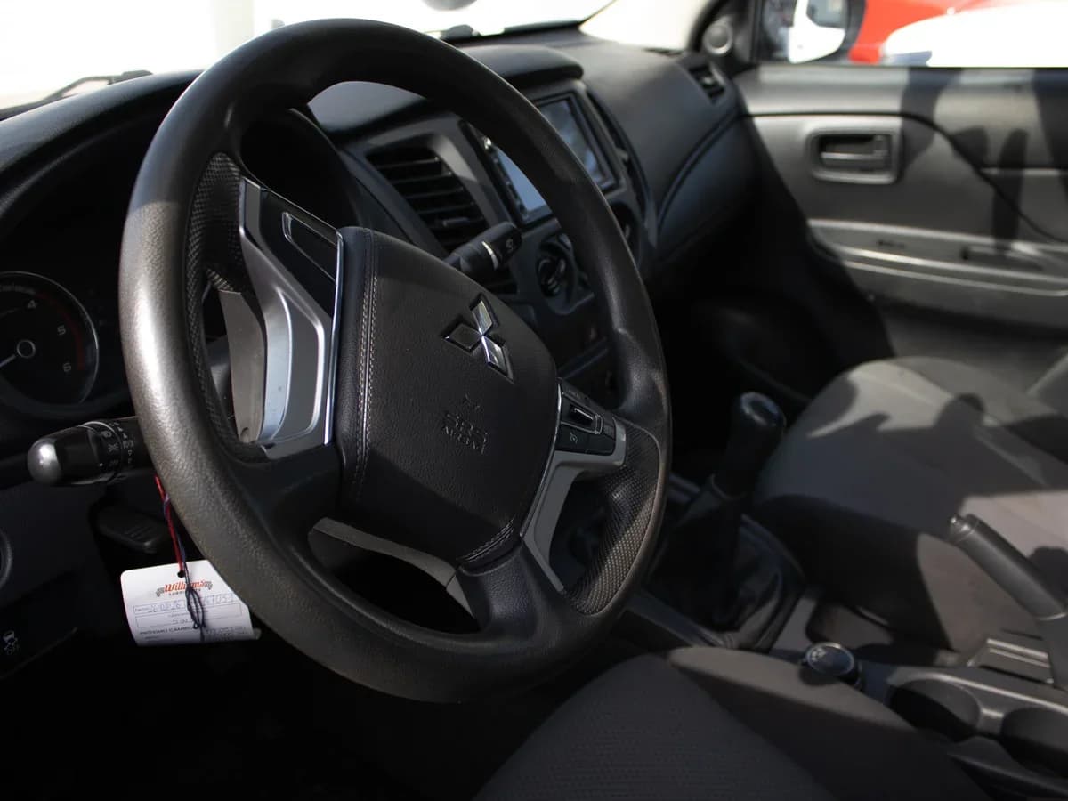 MITSUBISHI L200 KATANA CR 2023 - Imagen 5