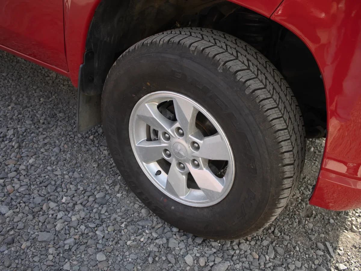 MITSUBISHI L200 KATANA CR 2023 - Imagen 6