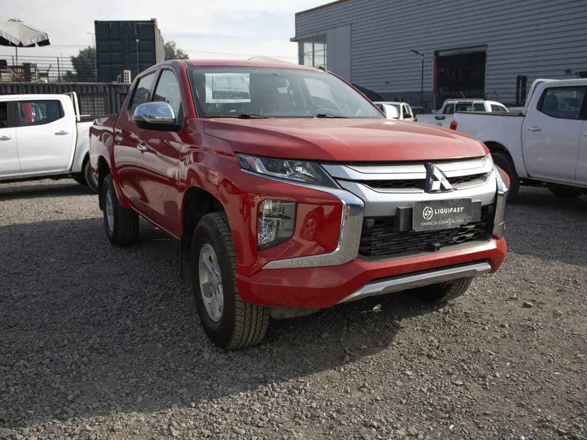 MITSUBISHI L200 KATANA CR 2023 - Imagen 7