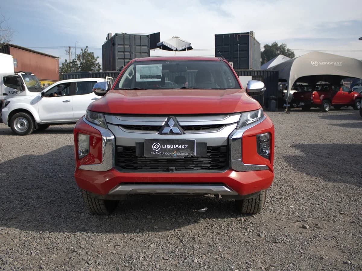 MITSUBISHI L200 KATANA CR 2023 - Imagen 8
