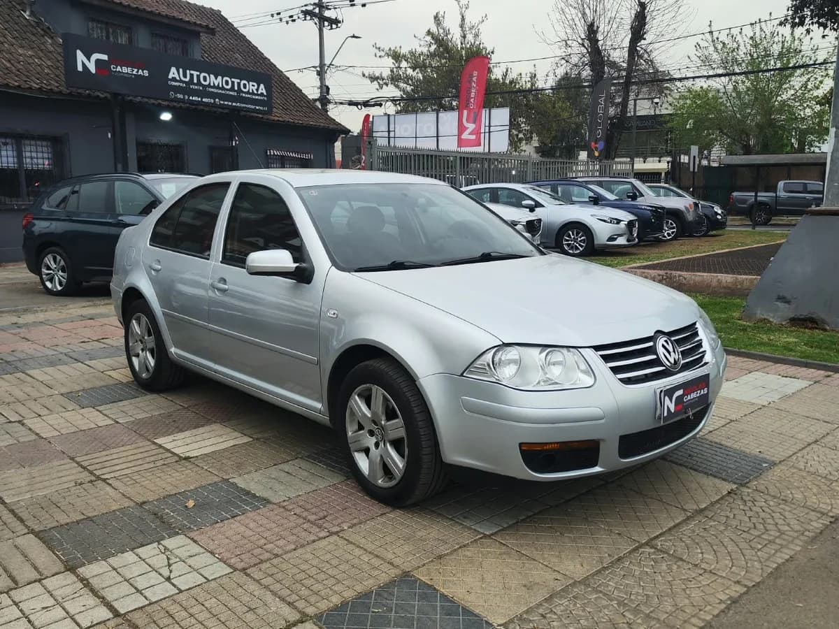 VOLKSWAGEN Bora TRENDLINE SKY 2.0 2011 - Imagen 1