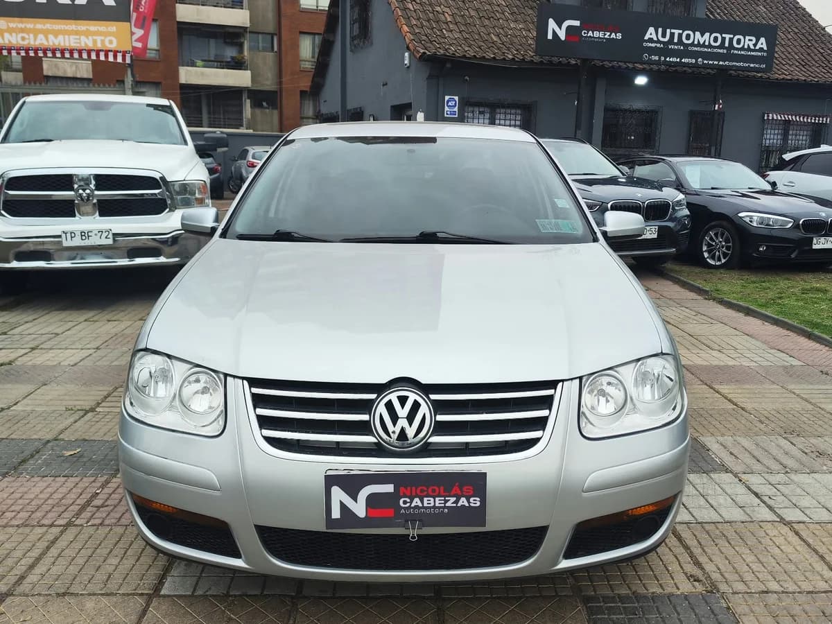 VOLKSWAGEN Bora TRENDLINE SKY 2.0 2011 - Imagen 3