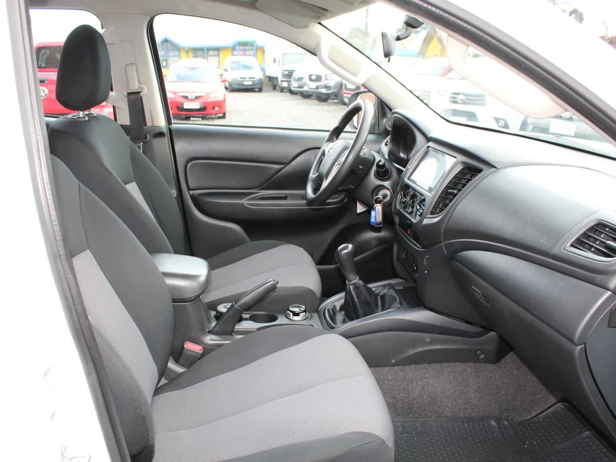 MITSUBISHI L200 KATANA CRT 4X4 2023 - Imagen 6