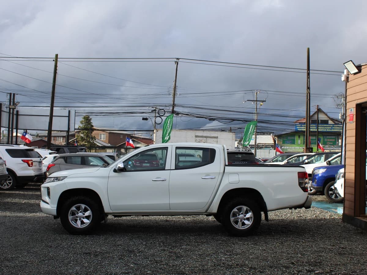 MITSUBISHI L200 KATANA CRT 4X4 2023 - Imagen 13