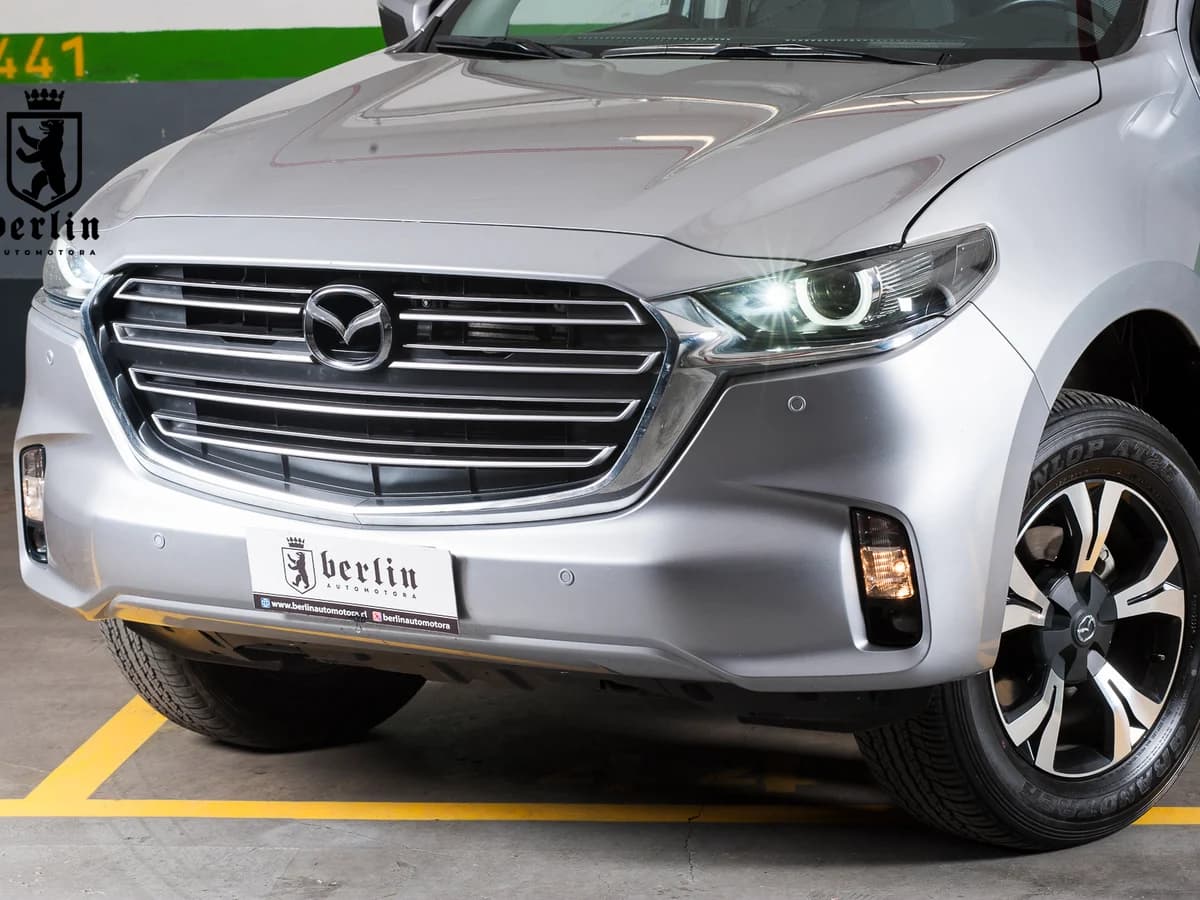 MAZDA Bt-50 4X4 3.0 AUTOMATICA 2023 DIESEL - Imagen 4