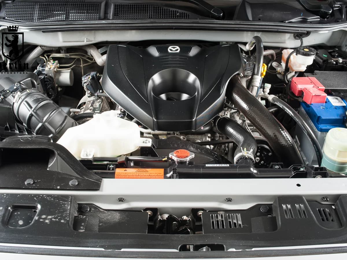 MAZDA Bt-50 4X4 3.0 AUTOMATICA 2023 DIESEL - Imagen 25