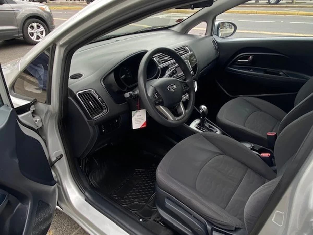 KIA RÍO 5 EX 1.4 AUT 2016 - Imagen 9