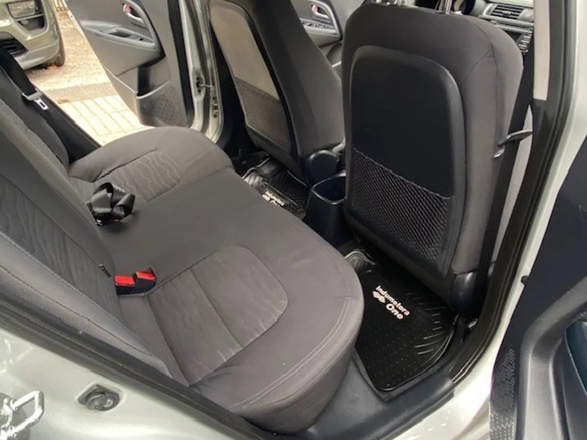 KIA RÍO 5 EX 1.4 AUT 2016 - Imagen 11