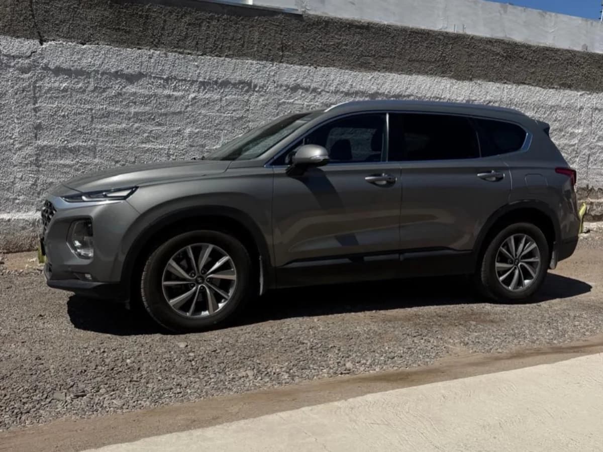 HYUNDAI Santa Fe 2.2 CRDI DIESEL 2WD E6 AT 2021 - Imagen 4