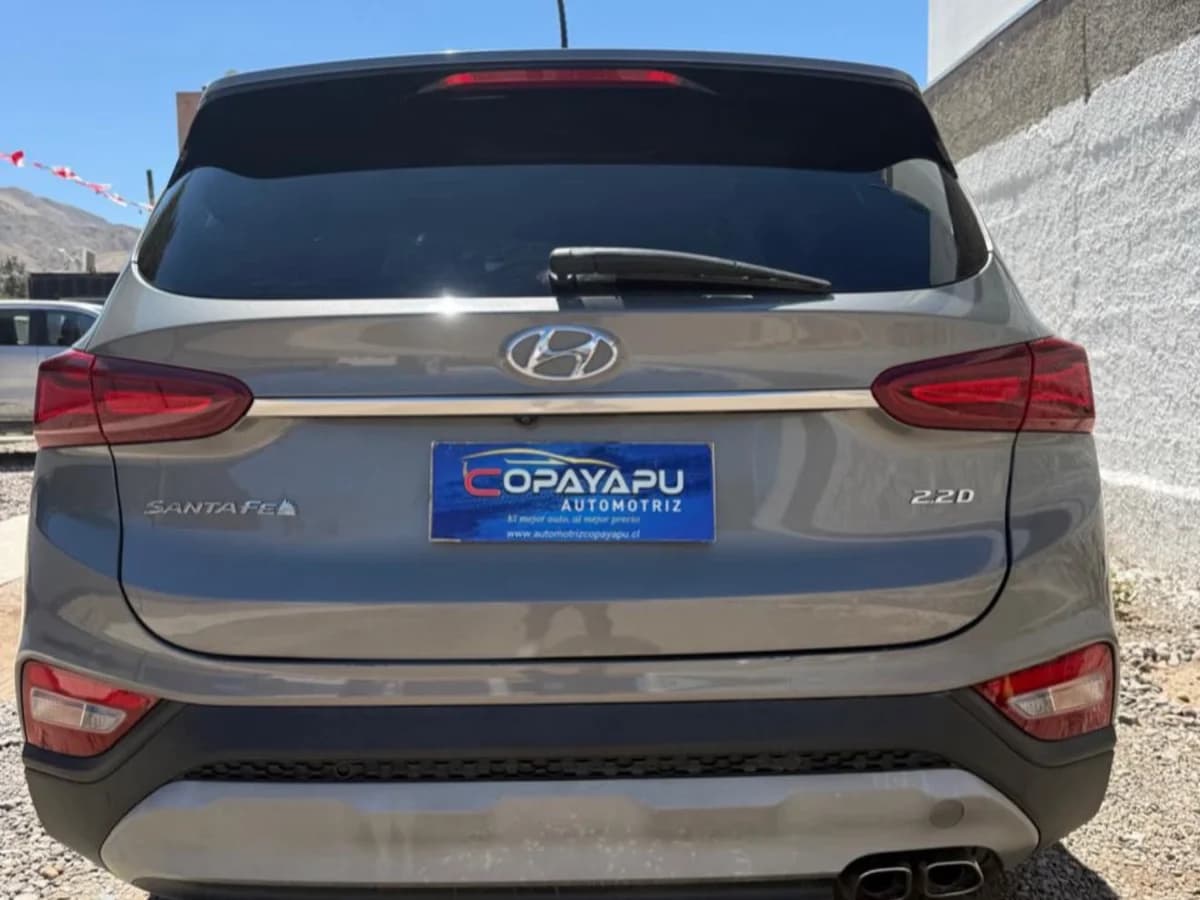 HYUNDAI Santa Fe 2.2 CRDI DIESEL 2WD E6 AT 2021 - Imagen 8