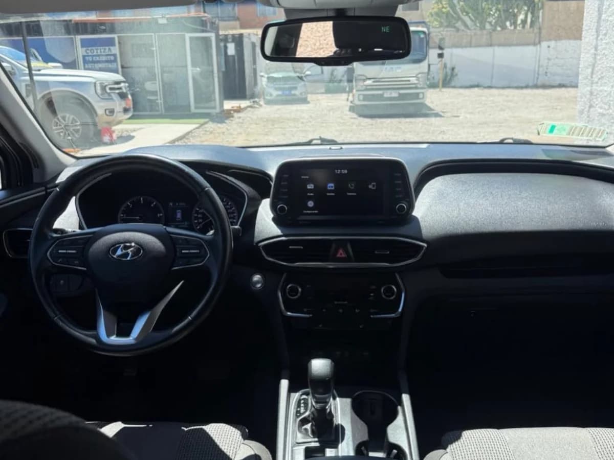 HYUNDAI Santa Fe 2.2 CRDI DIESEL 2WD E6 AT 2021 - Imagen 9