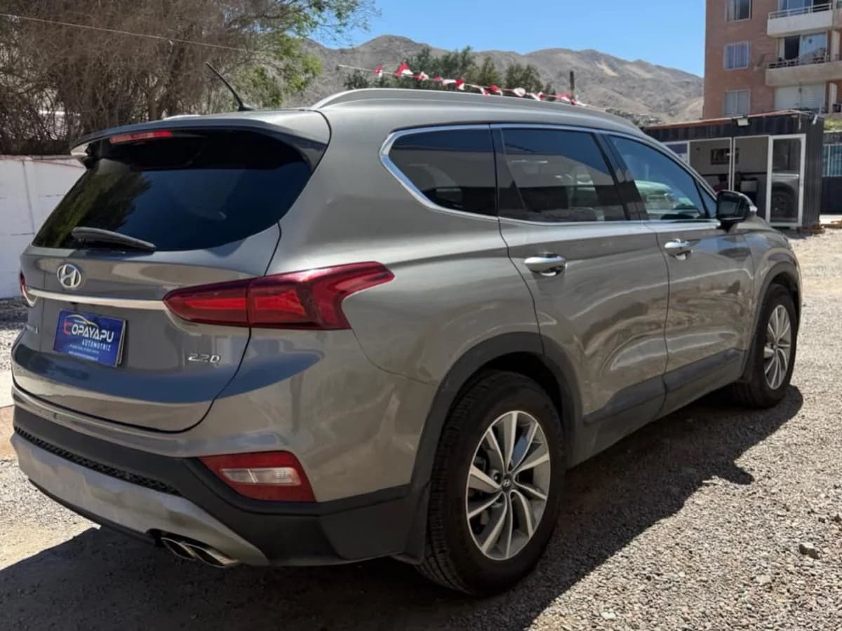 HYUNDAI Santa Fe 2.2 CRDI DIESEL 2WD E6 AT 2021 - Imagen 10