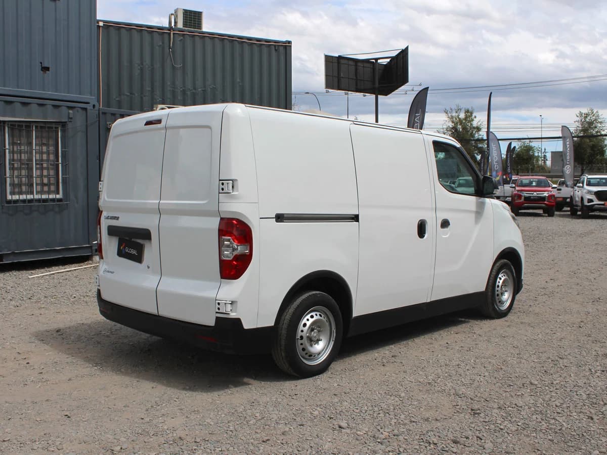 MAXUS EV30 ELECTRICO CARGO 4X2 AT 5P 2024 - Imagen 4