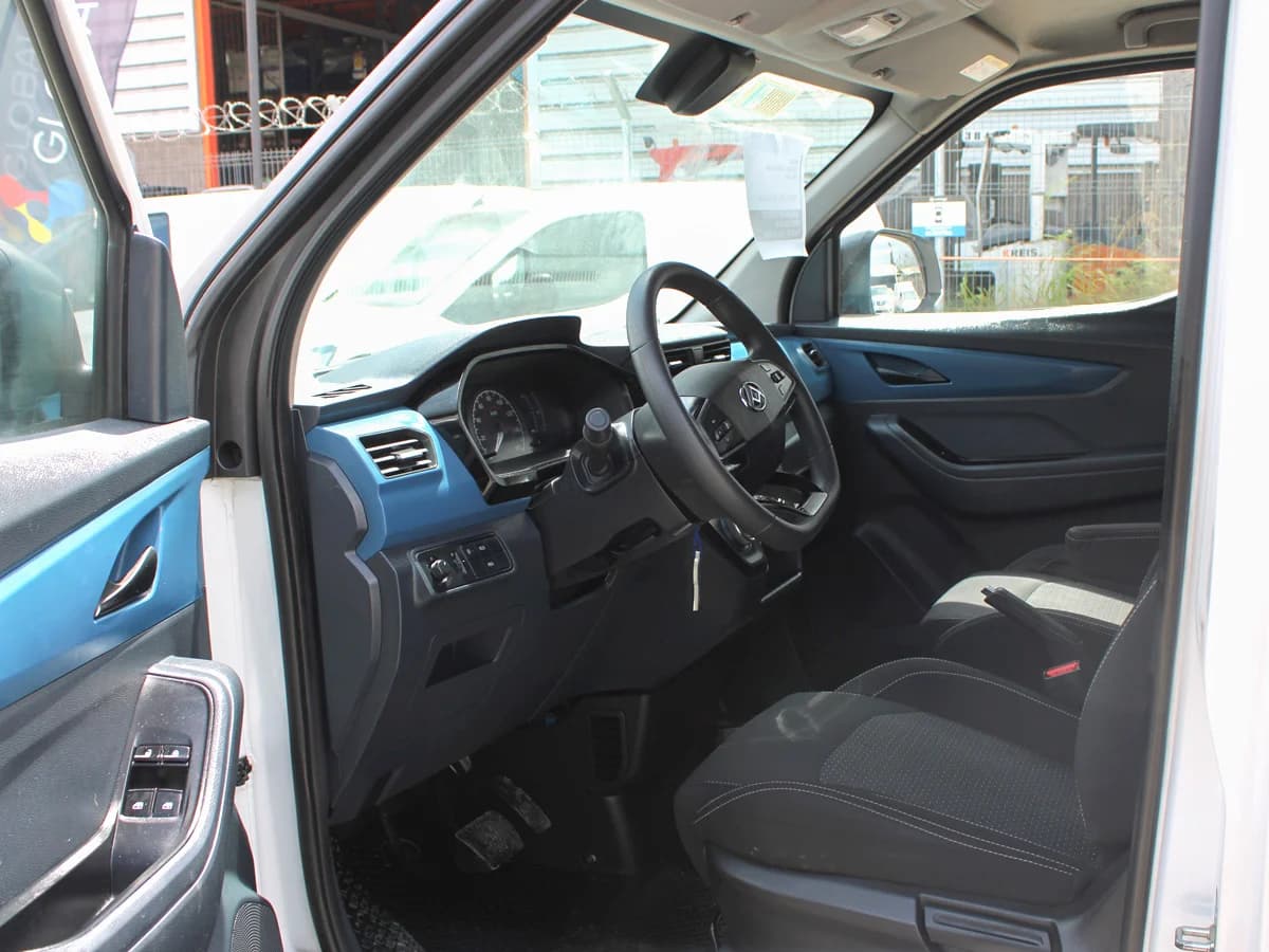 MAXUS EV30 ELECTRICO CARGO 4X2 AT 5P 2024 - Imagen 8