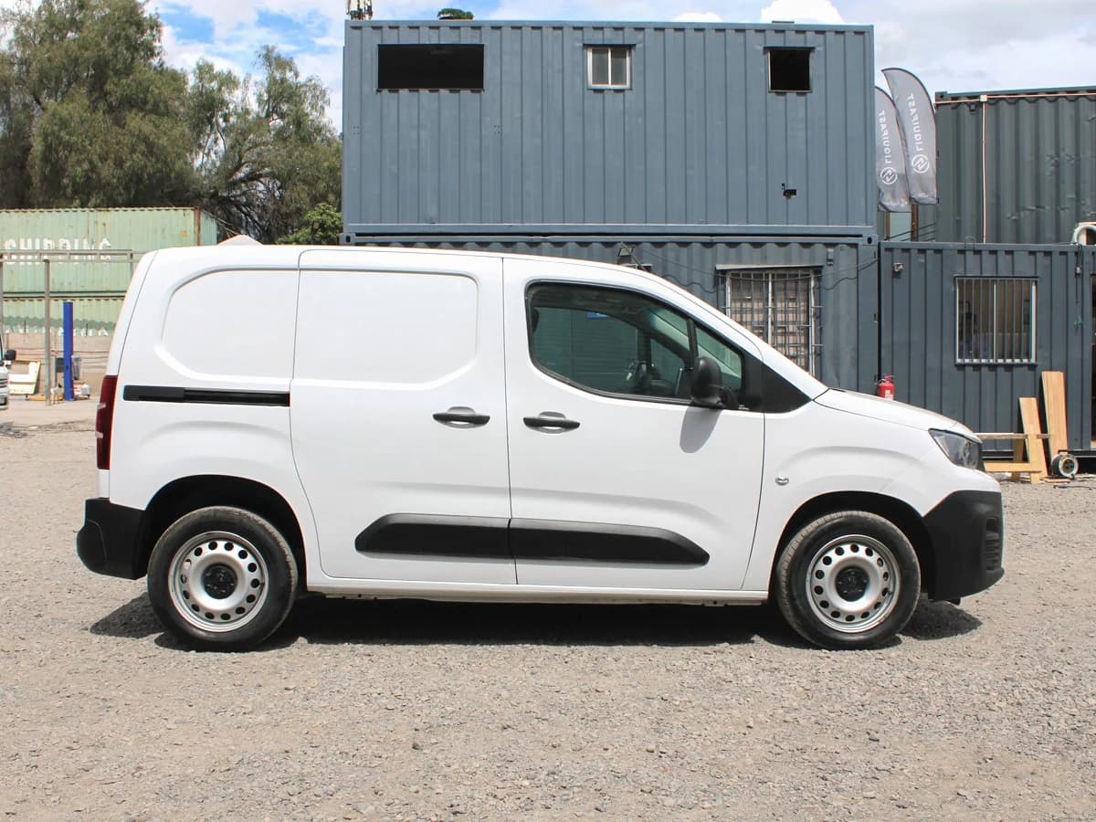 PEUGEOT NUEVA PARTNER HDI 1.6 2023 - Imagen 3