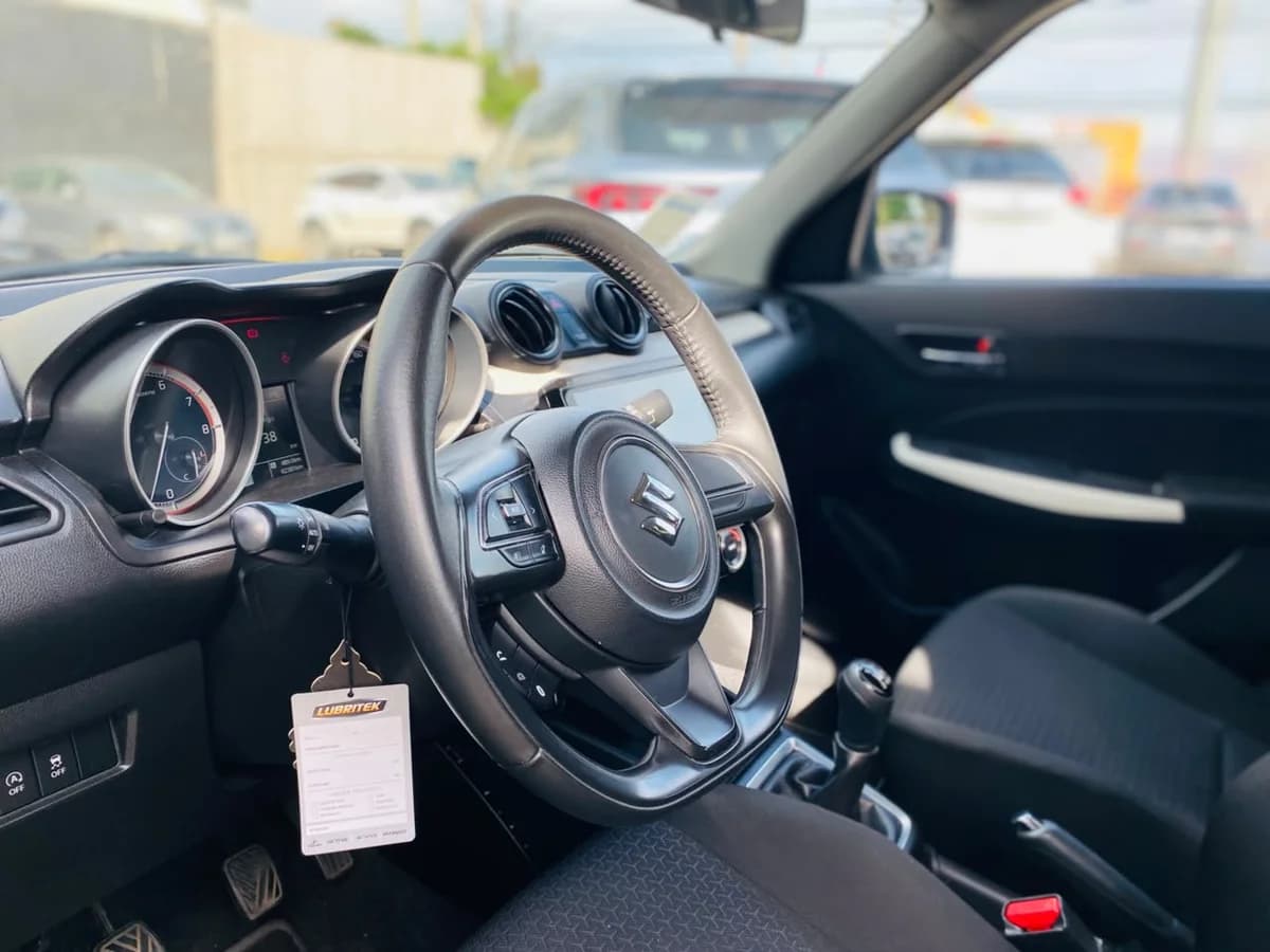 SUZUKI SWIFT HYBRID 1.2 PLUS 4X2 HB MT 5P 2024 - Imagen 10
