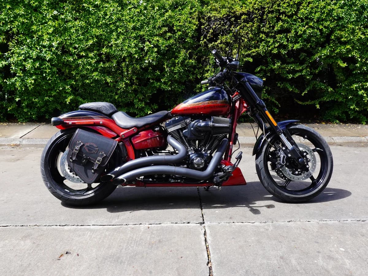 Harley Davidson FXSE Breakout CVO Pro Street - Imagen 2