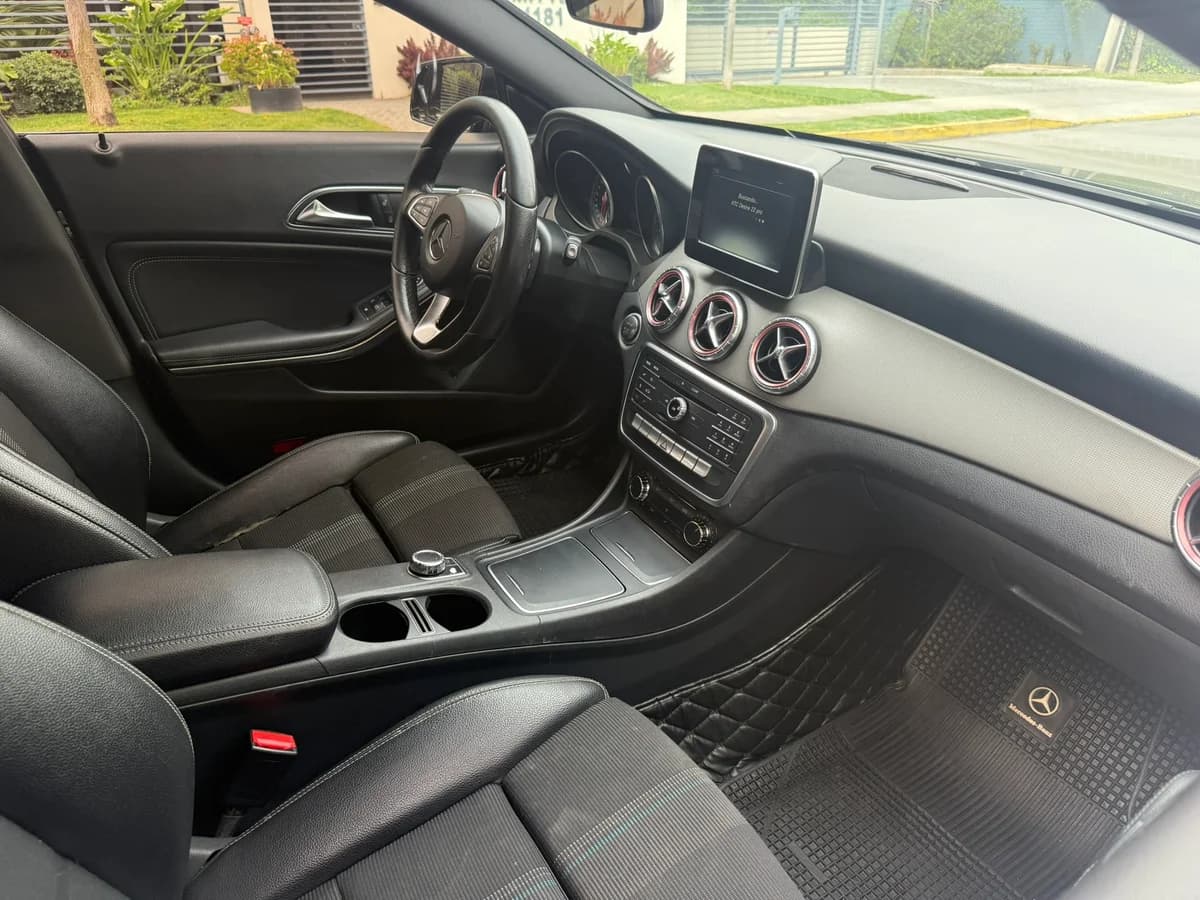 MERCEDES BENZ CLA 180 1.6 4X2 AT 4P 2018 - Imagen 15
