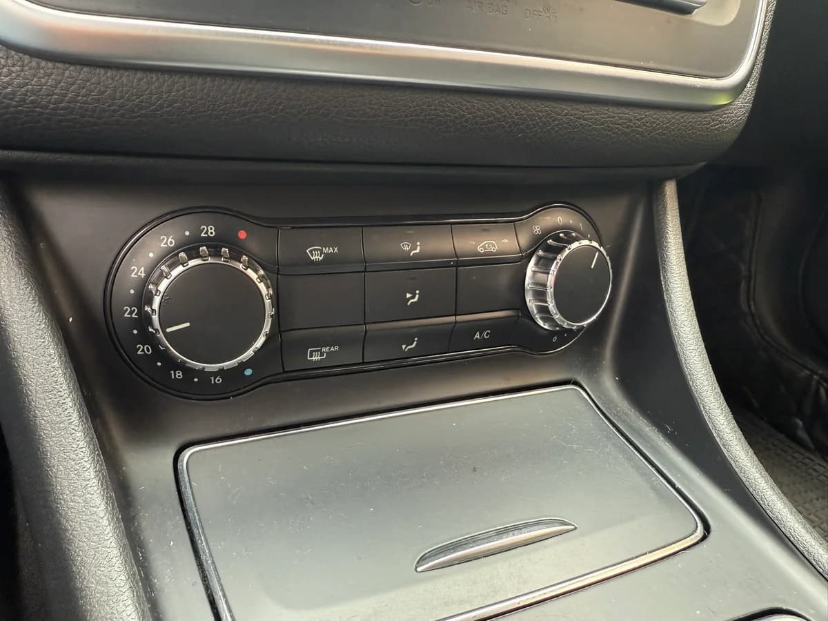 MERCEDES BENZ CLA 180 1.6 4X2 AT 4P 2018 - Imagen 19