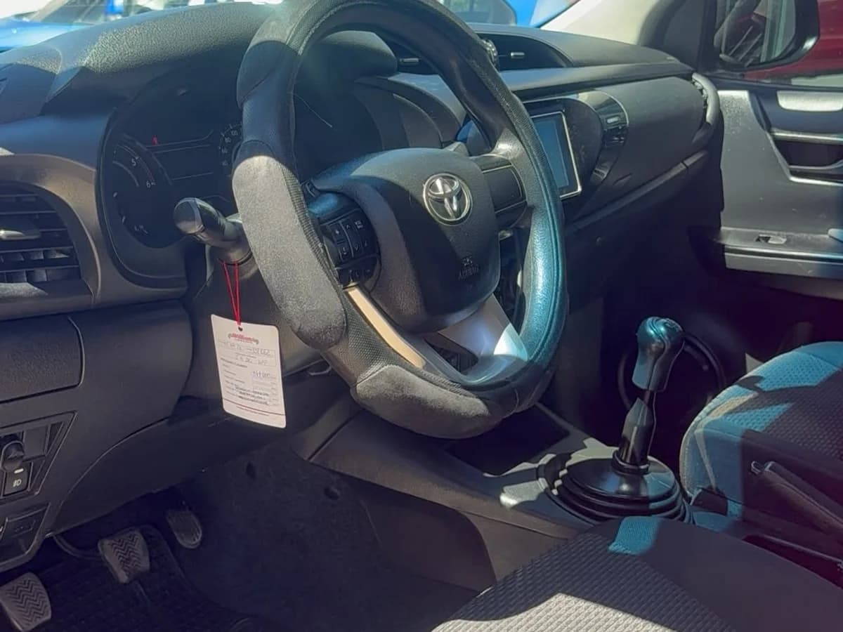 TOYOTA HILUX DX 2.4 DIESEL 4X4 MT2021 - Imagen 10