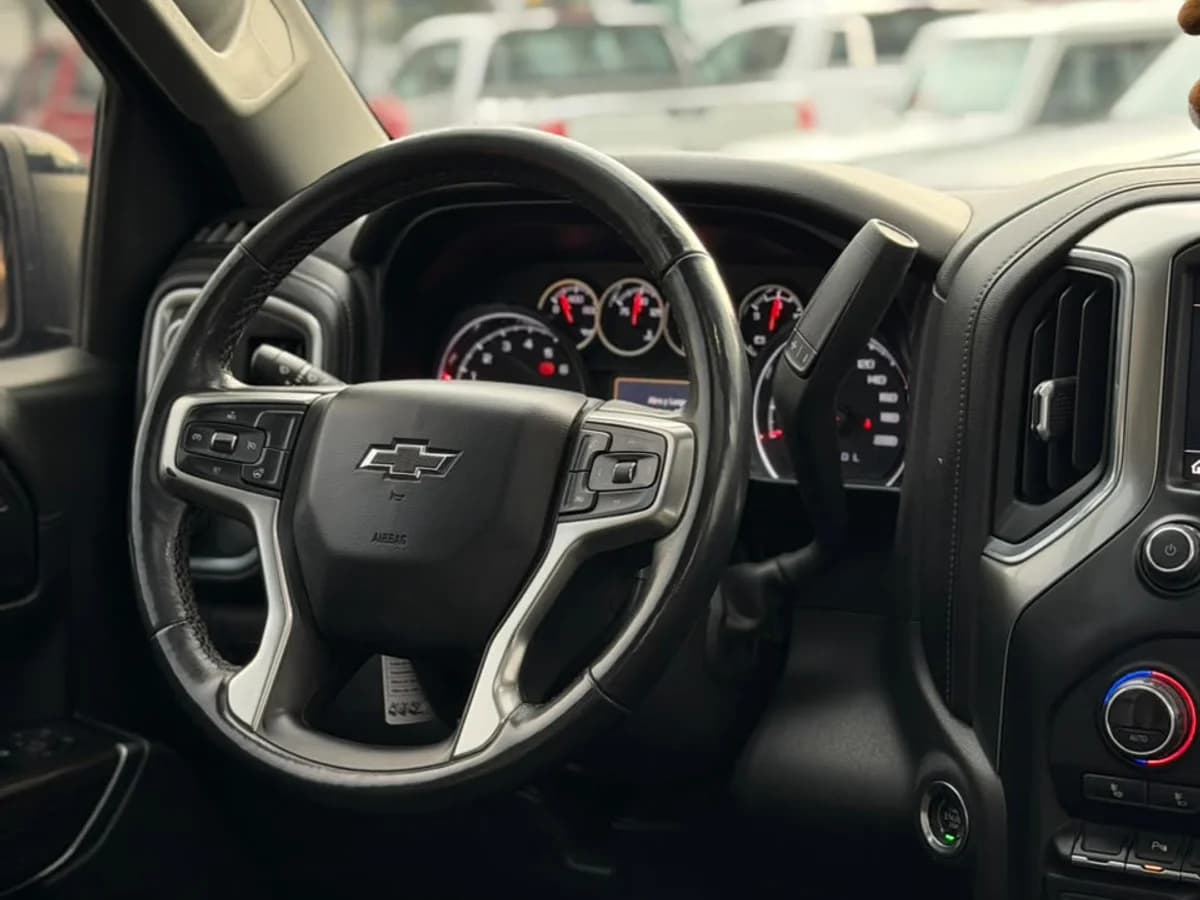 CHEVROLET Silverado 5.3 V8 2021 - Imagen 17