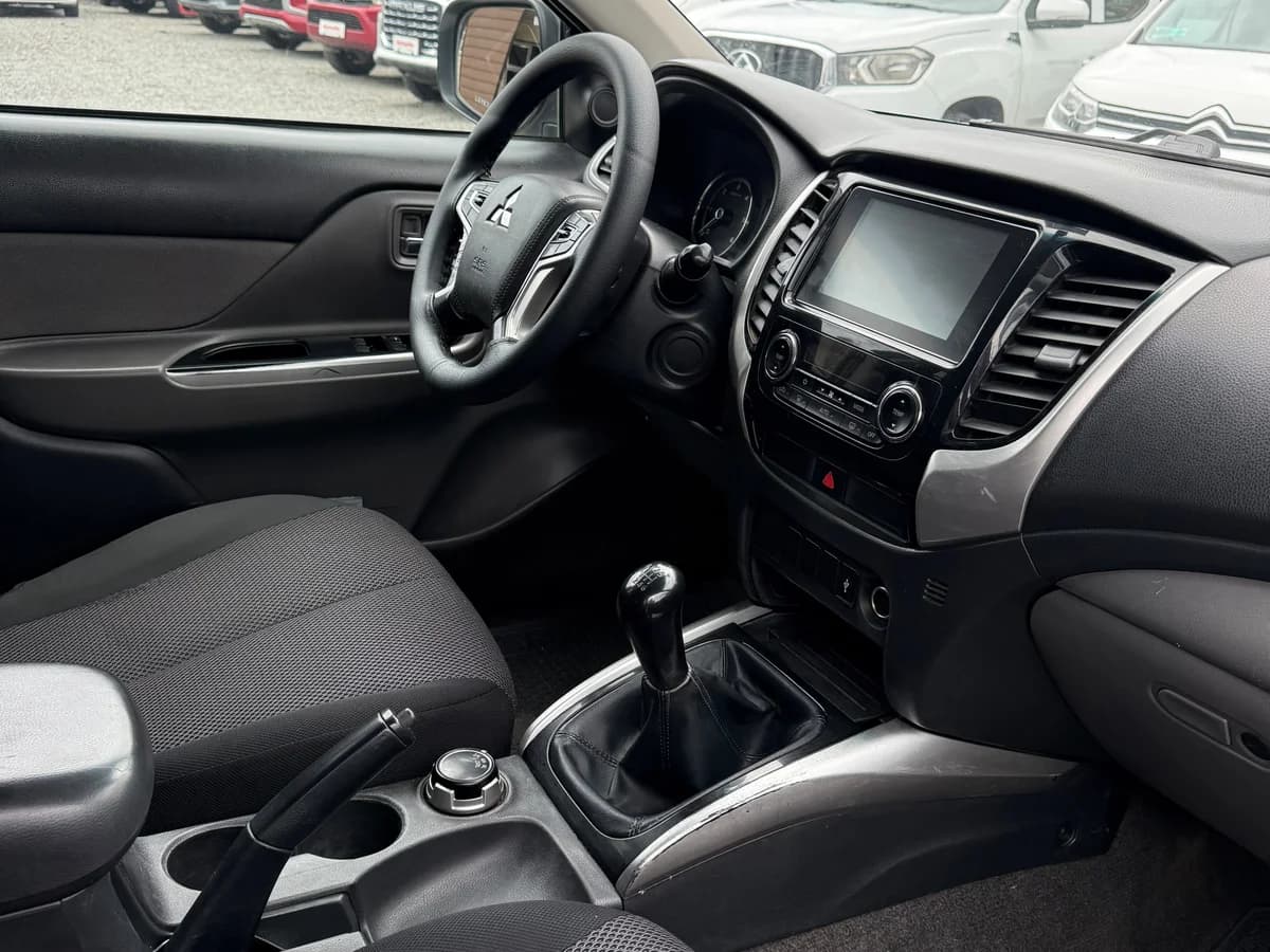 MITSUBISHI L200 KATANA CRT 4X4 2019 - Imagen 4
