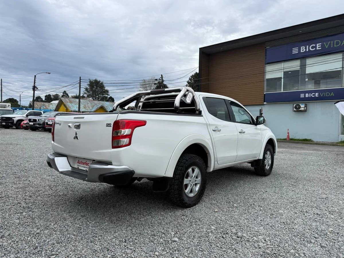 MITSUBISHI L200 KATANA CRT 4X4 2019 - Imagen 8