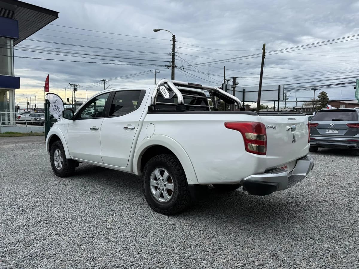 MITSUBISHI L200 KATANA CRT 4X4 2019 - Imagen 9