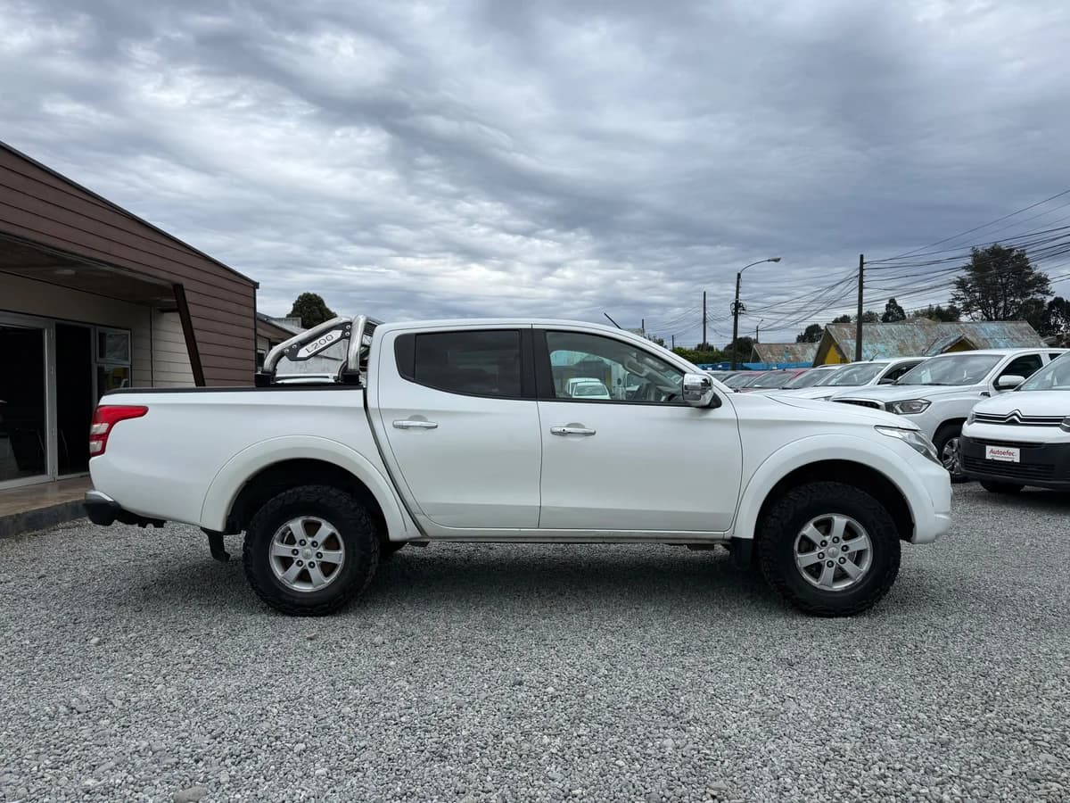 MITSUBISHI L200 KATANA CRT 4X4 2019 - Imagen 10