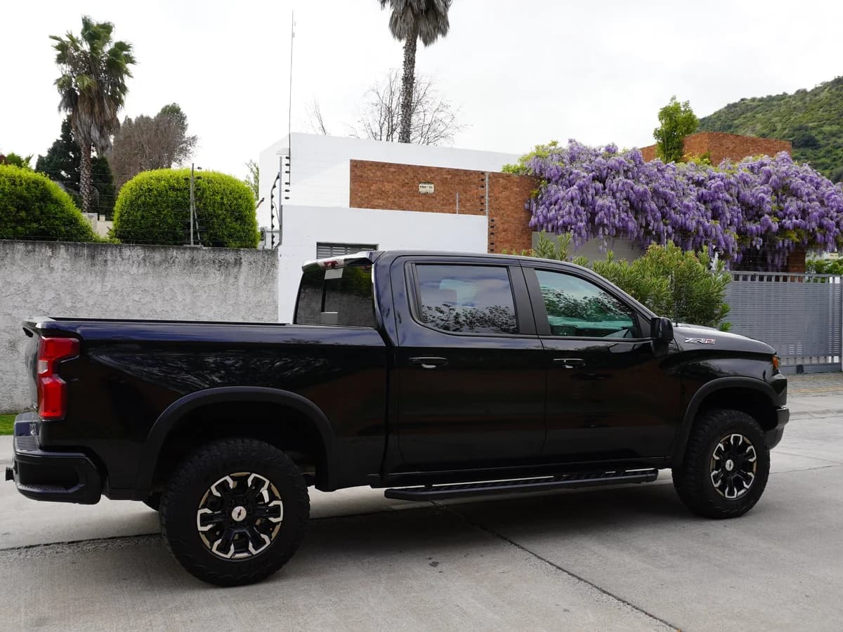 Chevrolet Silverado 6.2 ZR2 4X4 AT Año 2024 - Imagen 4