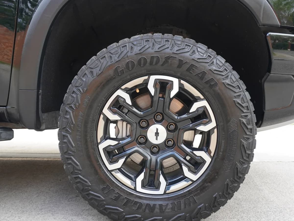 Chevrolet Silverado 6.2 ZR2 4X4 AT Año 2024 - Imagen 13
