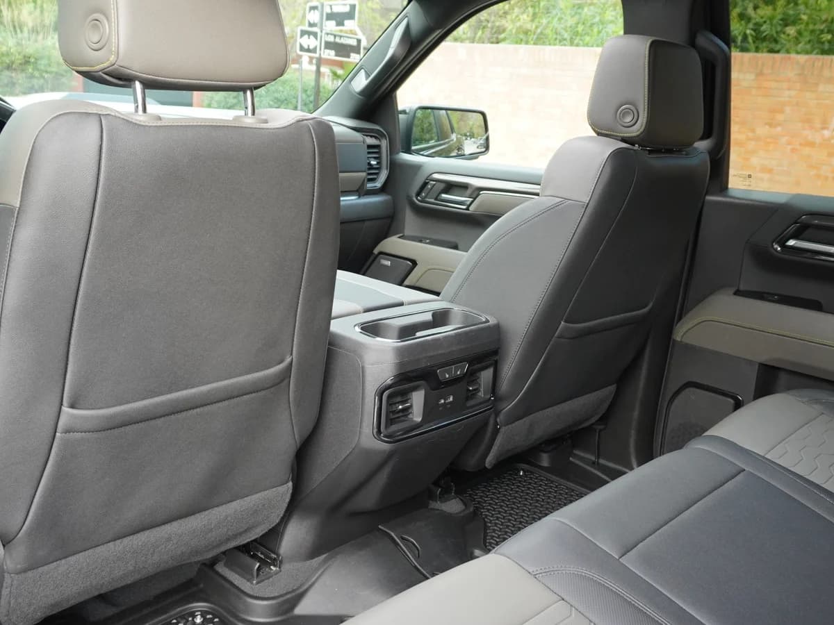 Chevrolet Silverado 6.2 ZR2 4X4 AT Año 2024 - Imagen 16
