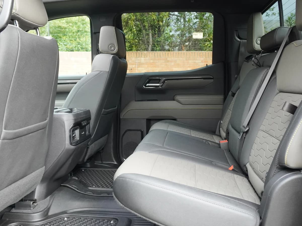 Chevrolet Silverado 6.2 ZR2 4X4 AT Año 2024 - Imagen 19